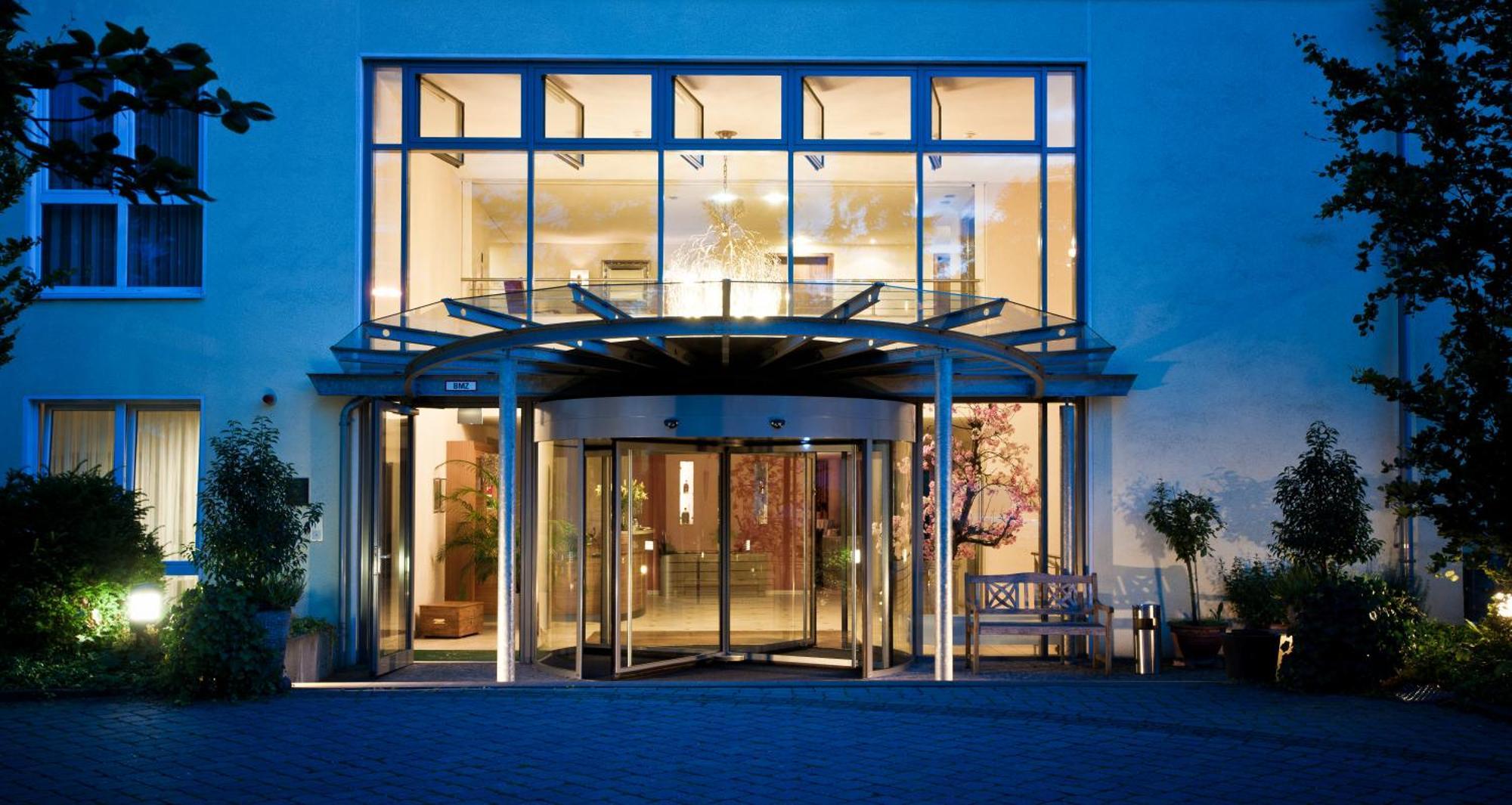 Ramada By Wyndham Duesseldorf Ratingen Hotel Exterior foto