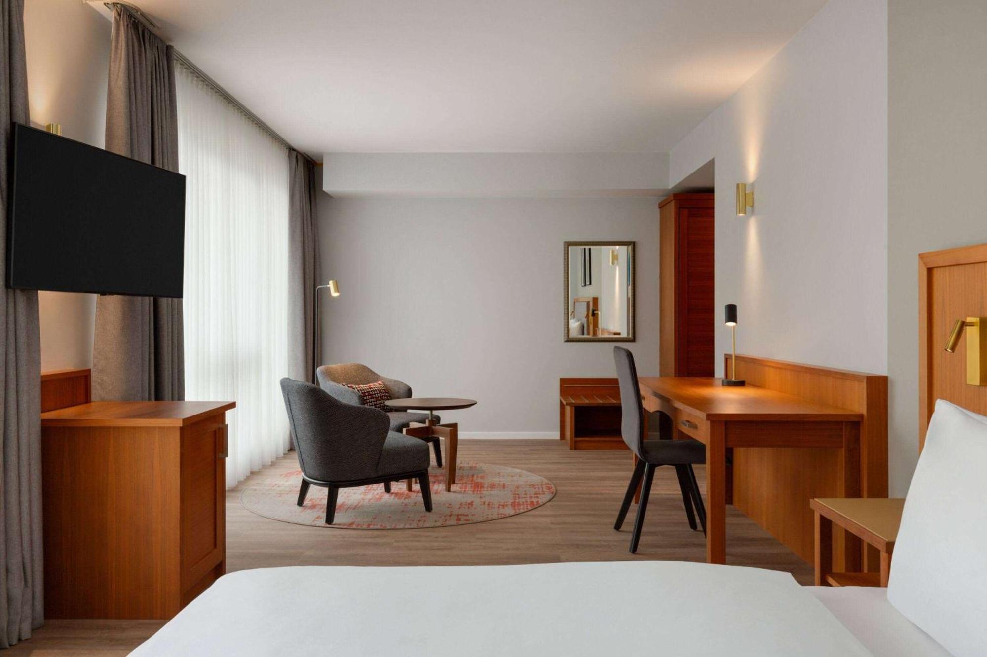 Ramada By Wyndham Duesseldorf Ratingen Hotel Exterior foto