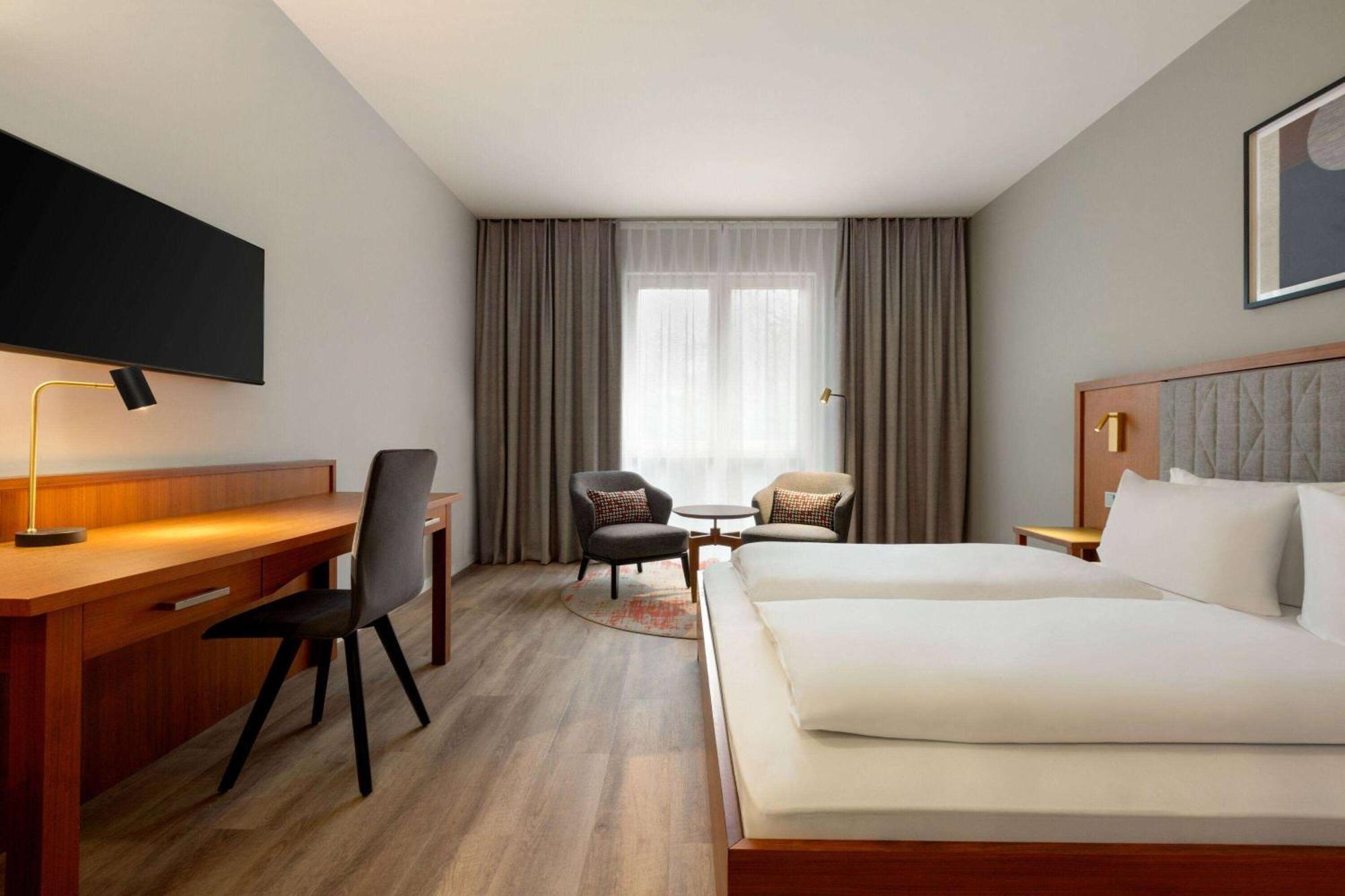 Ramada By Wyndham Duesseldorf Ratingen Hotel Exterior foto